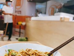 -王拐拐热干面·武汉三鲜豆皮(徐家汇店)