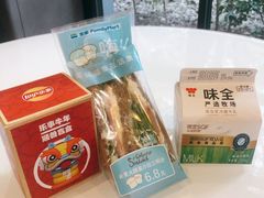 -全家便利店(漕溪北路七店)