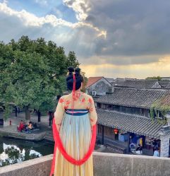 -汉仪华裳汉服馆(打浦桥店)