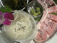 -山野的朋友露营炭火烤肉