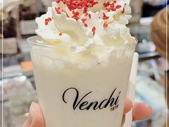 -VENCHI 闻绮(上海佛罗伦萨小镇店)