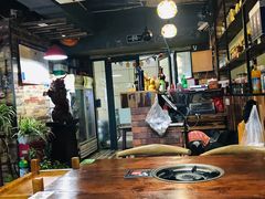 大堂-陆记牛庄·碳锅龙虾烧烤(爱上花园店)