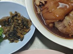 -Kha Mu Charoensang(Silom)