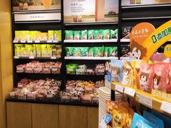 零售区-良品铺子(五角场万达店)