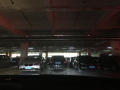 -大润发杨浦店-停车场