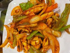 辣白菜炒鱿鱼-喇喇排骨火锅·传统韩式脊骨汤(望京西园总店)