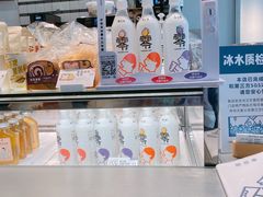 面包甜点陈列柜-喜茶(上海打浦桥日月光gelato lab+店)