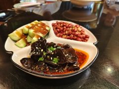 -川流不息·地道川菜·小龙虾(新松江路店)