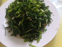 -明月食府(二区干二路店)