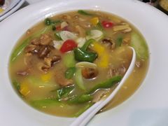 皱皮椒炒青头菌-牧雲子·臻选云南菜 .商务宴请(泰然大厦店)