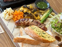 -Mark&Mars Restaurant