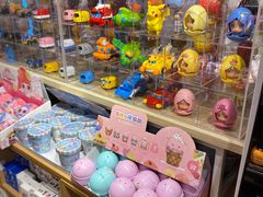 -名创优品(北京新中关购物中心地铁层店)
