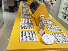 -诺柯视眼镜-蔡司依视路官方工厂店(淞南一店)
