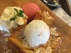 -莓园冰淇淋店