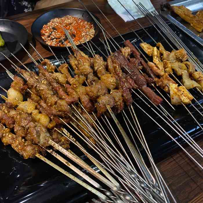 我们大吉林的烧烤果真没让我失望!有干豆腐串我要哭了!真的!