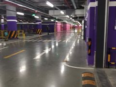 -白玉兰广场停车场