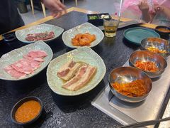 -臻牛烤肉