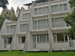 -上海怡沁园度假酒店