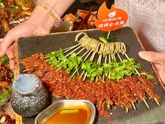 -何师烧烤Pro ·江湖川菜·小龙虾·精酿啤酒(太古里旗舰店)