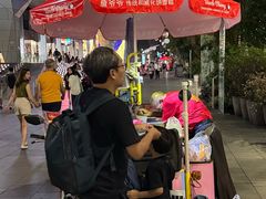 -詹爷爷乌节路街头冰淇淋