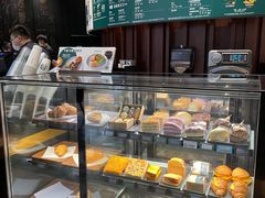 面包甜点陈列柜-星巴克(成都太古里二店)