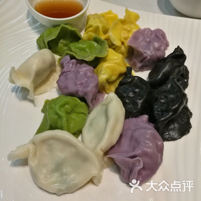 五味海鲜水饺拼盘