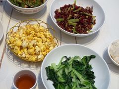 -阿瓦山寨·湘菜现炒·剁椒鱼头王(咸阳总店)