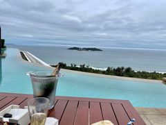 -瑰丽酒店·海吧·天际下午茶·现场DJ·天台酒吧