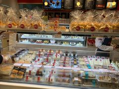 -85度C(生甜甜圈研究工坊·上海平凉店)