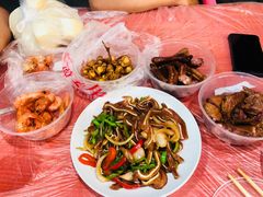 卤鸭舌-蓝精灵饺子店
