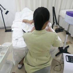 -凡碧诗毛孔清洁收细