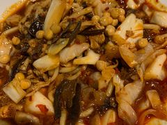 野蘑菇酸菜双拼鸡炒-疆Jiang·新疆秘制料理