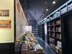 -钟书阁(松江泰晤士小镇店)