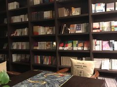 -钟书阁(松江泰晤士小镇店)