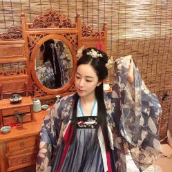 -汉仪华裳汉服馆(打浦桥店)