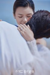 -现代经典婚纱摄影