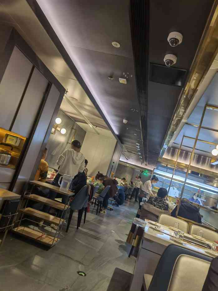 海底捞火锅(群光广场店)-"果然像传闻中一样的服务好,不虚此行.点菜.
