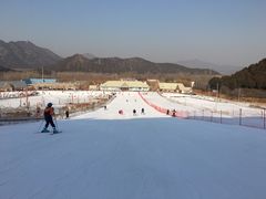 -十三陵雪世界滑雪场