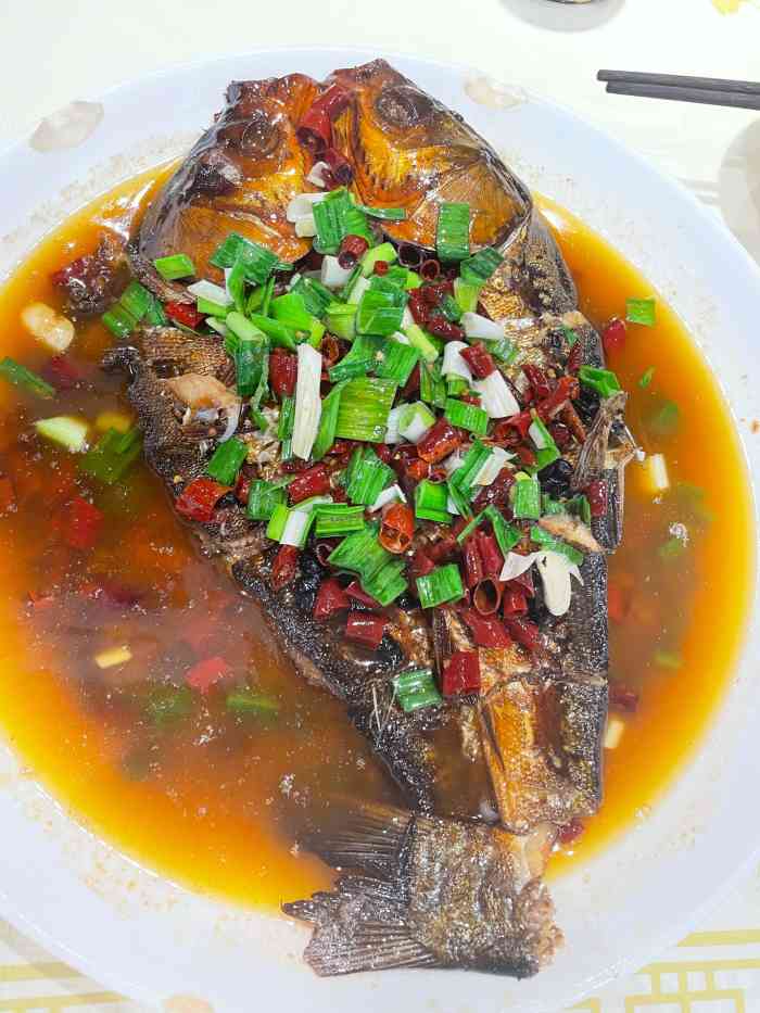 成师傅腊鲢鱼(高岭总店)-"据说这家很网红,生意是真的很好,上菜速度.