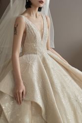 -艾米丽婚纱礼服