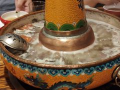 -毛辣果·贵州红酸汤牛肉火锅(西单店)