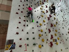 -山之巅攀岩馆(太古城店)