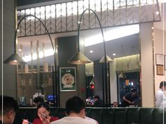 大堂-龙凤点心·饼家(松岗店)