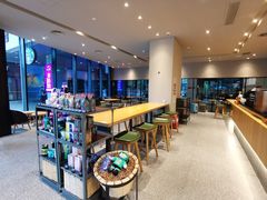 大堂-星巴克(青岛大拇指广场分店)