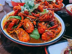 -虾弄弄海派小龙虾·牛羊蝎子火锅