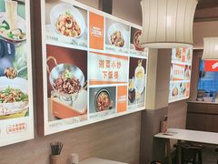 -阿瓦山寨·湘菜现炒·剁椒鱼头王(咸阳总店)