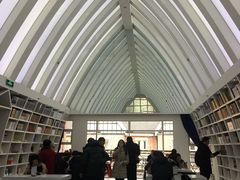 -钟书阁(松江泰晤士小镇店)