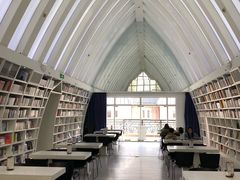 -钟书阁(松江泰晤士小镇店)