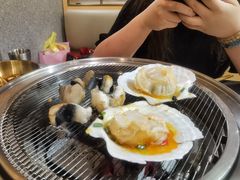 -围炉肉舍•炭烤活鳗•丹东海鲜烤肉(步行街店)