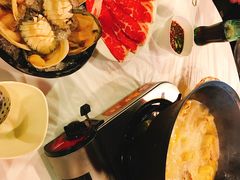 -鲜入围煮花胶鸡海鲜火锅